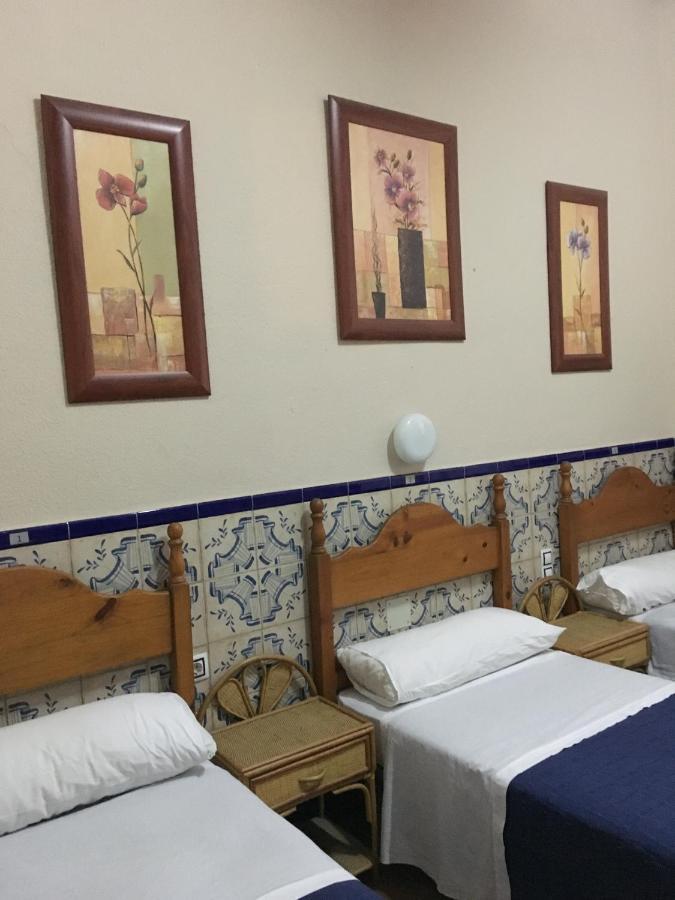 Pension Lisdos 塞维利亚 外观 照片